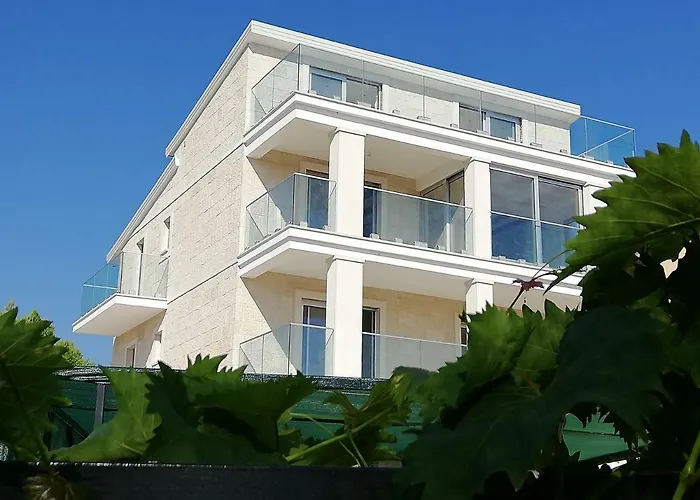 Perla Dalmatica 4* 로고즈니차