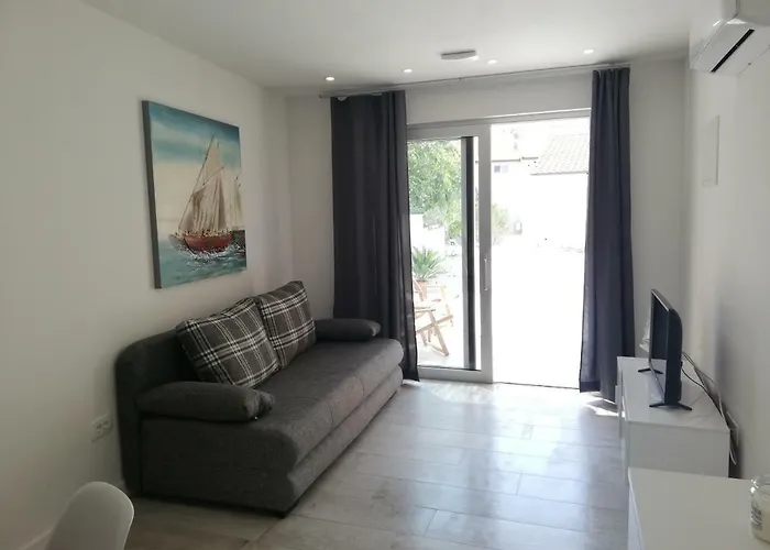 Perla Dalmatica 4* 로고즈니차